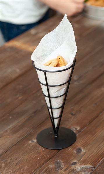 3959-French-Fry-Cone-Black-Wire-Lifestyle-2